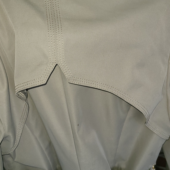 Fall / Rain Coat - Picture 5 of 6